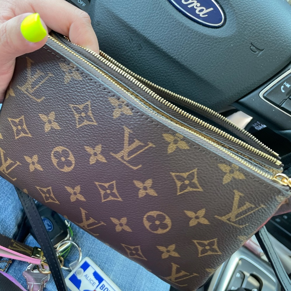 Double zip crossbody
